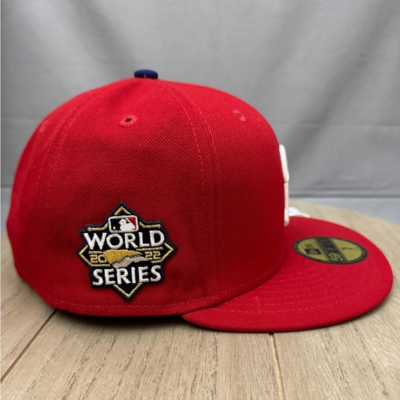 New Era 59Fifty Philadelphia Phillies World Series 2022 Fitted Hat Red Men’s 7 - Picture 2 of 6